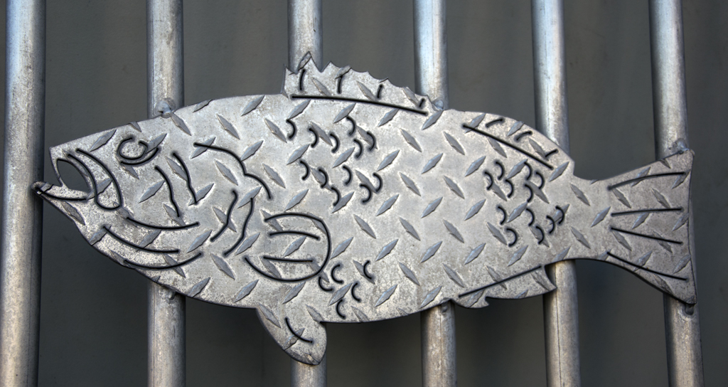 metal-fish-sculpture